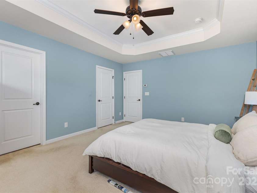 1720 Fleetwood Drive, Charlotte, NC 28208.  MLS# CAR4248261, YatesRealty ID 9123. 