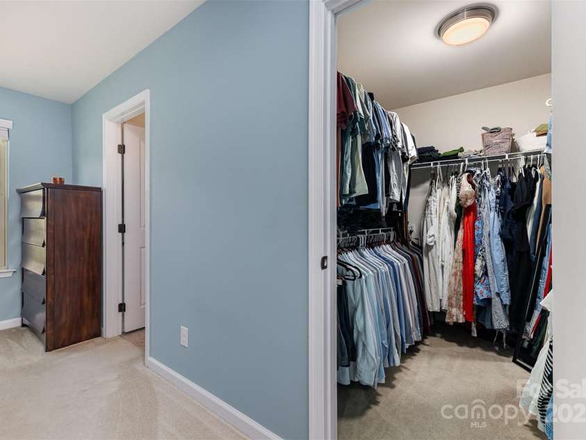 1720 Fleetwood Drive, Charlotte, NC 28208.  MLS# CAR4248261, YatesRealty ID 9123. 