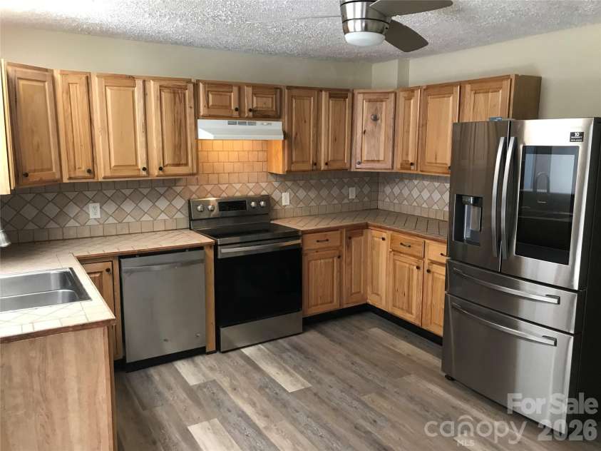 545 Avery Creek Road, Arden, NC 28704.  MLS# CAR4342622, YatesRealty ID 9123. 