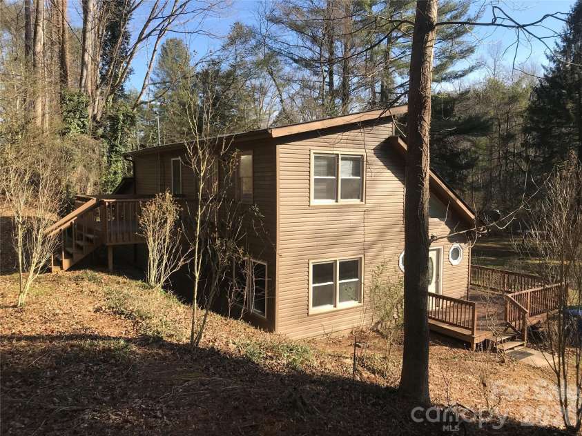545 Avery Creek Road, Arden, NC 28704.  MLS# CAR4342622, YatesRealty ID 9123. 