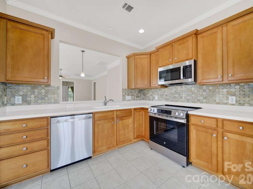 1015 Sweetleaf Drive, Fort Mill, SC 29707.  MLS# CAR4364812, YatesRealty ID 9124. 