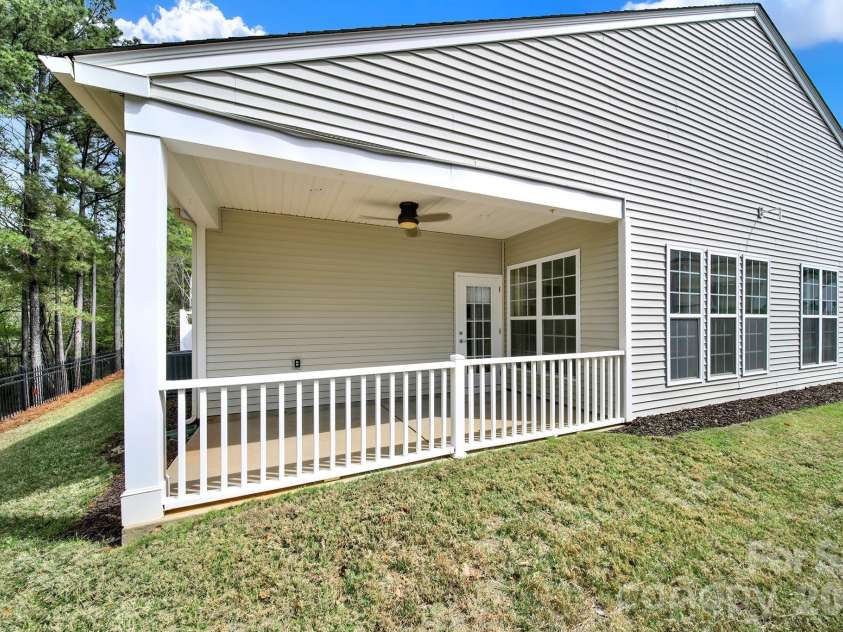 1015 Sweetleaf Drive, Fort Mill, SC 29707.  MLS# CAR4364812, YatesRealty ID 9124. 