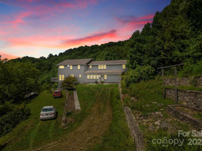 505 Old Home Place Drive, Marshall, NC 28753.  MLS# CAR4207123, YatesRealty ID 9125. 