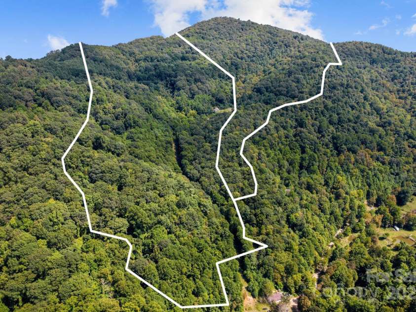 505 Old Home Place Drive, Marshall, NC 28753.  MLS# CAR4207123, YatesRealty ID 9125. 