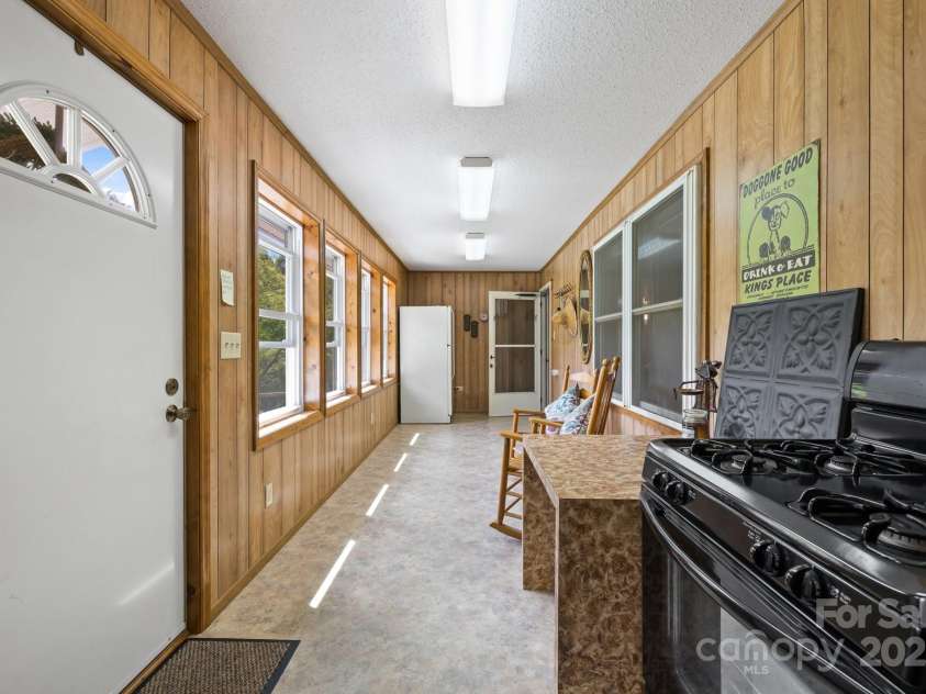 505 Old Home Place Drive, Marshall, NC 28753.  MLS# CAR4207123, YatesRealty ID 9125. 