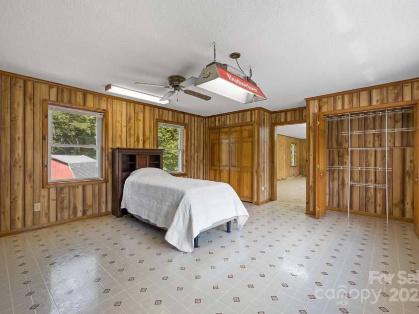 505 Old Home Place Drive, Marshall, NC 28753.  MLS# CAR4207123, YatesRealty ID 9125. 