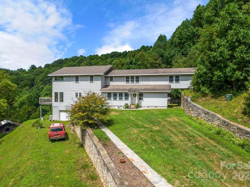 505 Old Home Place Drive, Marshall, NC 28753.  MLS# CAR4207123, YatesRealty ID 9125. 