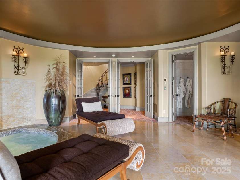234 Skycliff Drive, Asheville, NC 28804.  MLS# CAR4280892, YatesRealty ID 9126. 