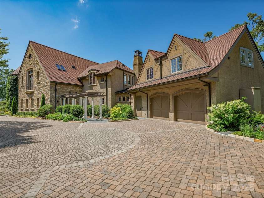 234 Skycliff Drive, Asheville, NC 28804.  MLS# CAR4280892, YatesRealty ID 9126. Front Elevation
