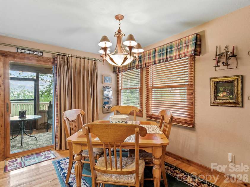 21 Ivy Ridge Road, Burnsville, NC 28714.  MLS# CAR4358150, YatesRealty ID 9127. 