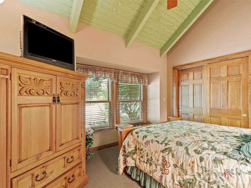 21 Ivy Ridge Road, Burnsville, NC 28714.  MLS# CAR4358150, YatesRealty ID 9127. 
