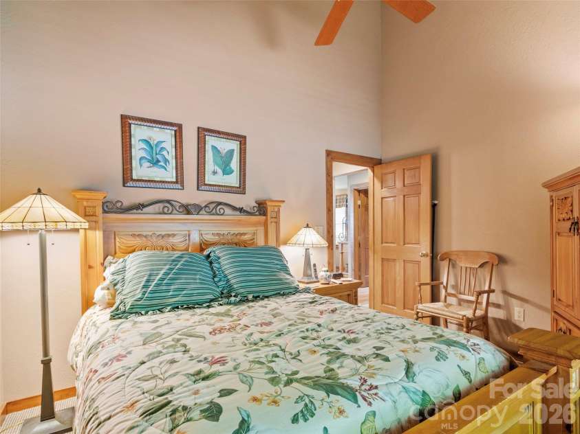 21 Ivy Ridge Road, Burnsville, NC 28714.  MLS# CAR4358150, YatesRealty ID 9127. 
