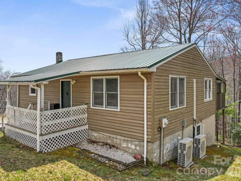 288 Willow Lane, Rosman, NC 28772.  MLS# CAR4361321, YatesRealty ID 9128. 