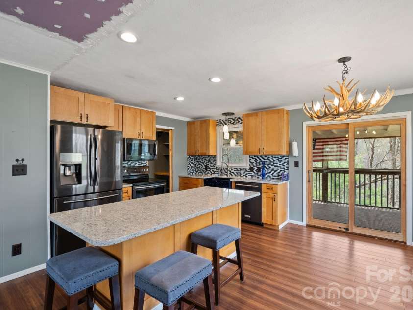 288 Willow Lane, Rosman, NC 28772.  MLS# CAR4361321, YatesRealty ID 9128. 