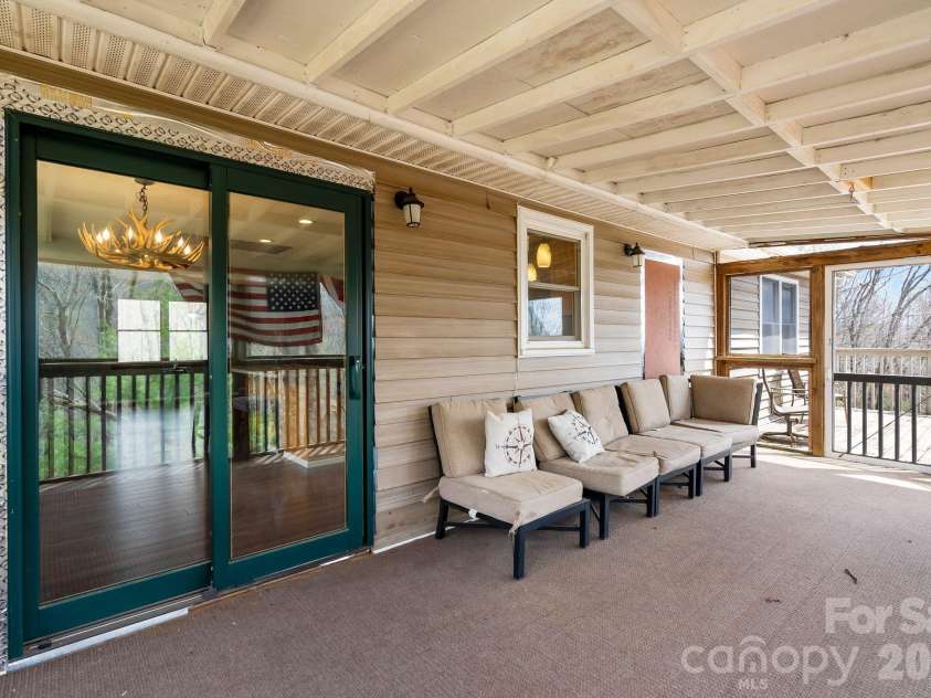 288 Willow Lane, Rosman, NC 28772.  MLS# CAR4361321, YatesRealty ID 9128. 