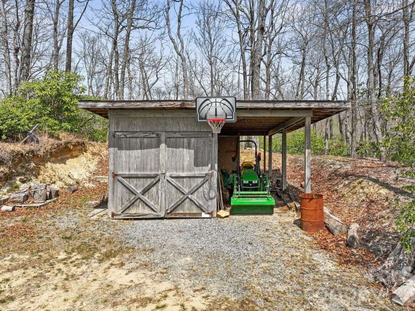 288 Willow Lane, Rosman, NC 28772.  MLS# CAR4361321, YatesRealty ID 9128. 