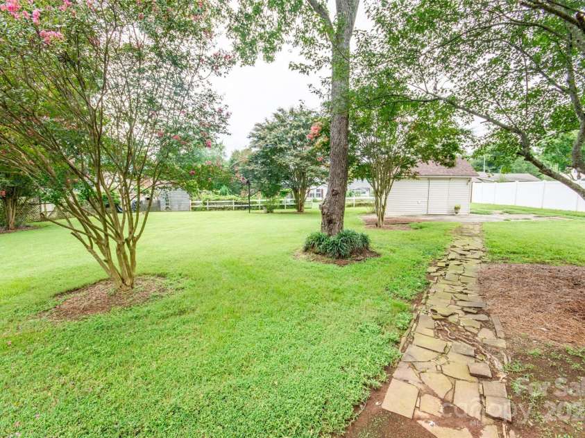 198 Dunlap Loop, Statesville, NC 28625.  MLS# CAR4197471, YatesRealty ID 9129. 