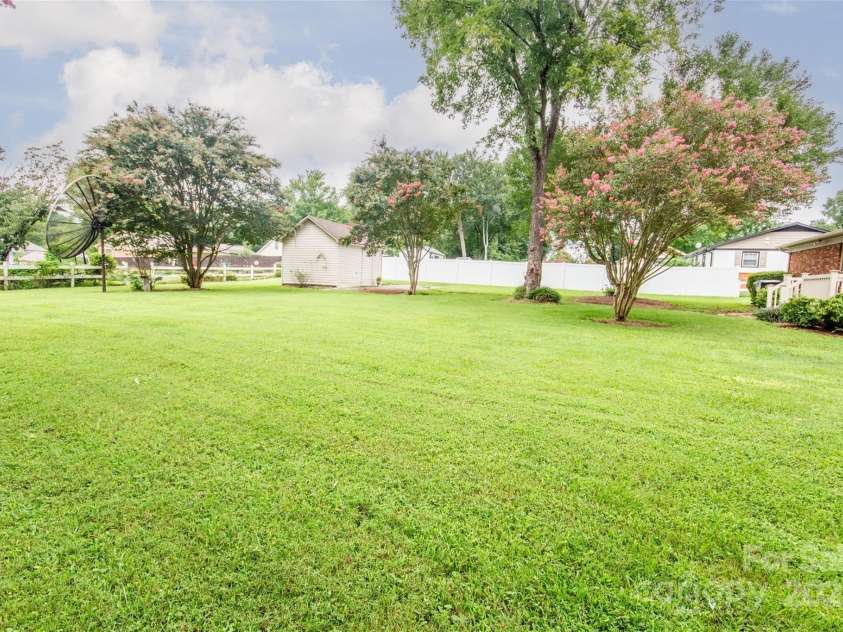 198 Dunlap Loop, Statesville, NC 28625.  MLS# CAR4197471, YatesRealty ID 9129. 