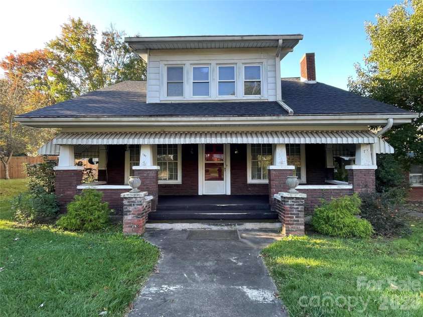 318 Academy Street, Canton, NC 28716.  MLS# CAR4404518, YatesRealty ID 913. 