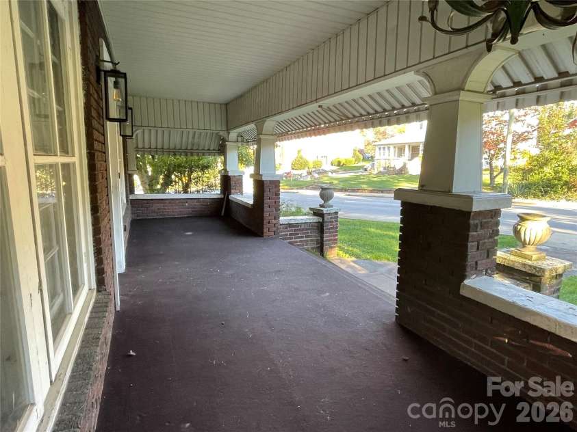 318 Academy Street, Canton, NC 28716.  MLS# CAR4404518, YatesRealty ID 913. 