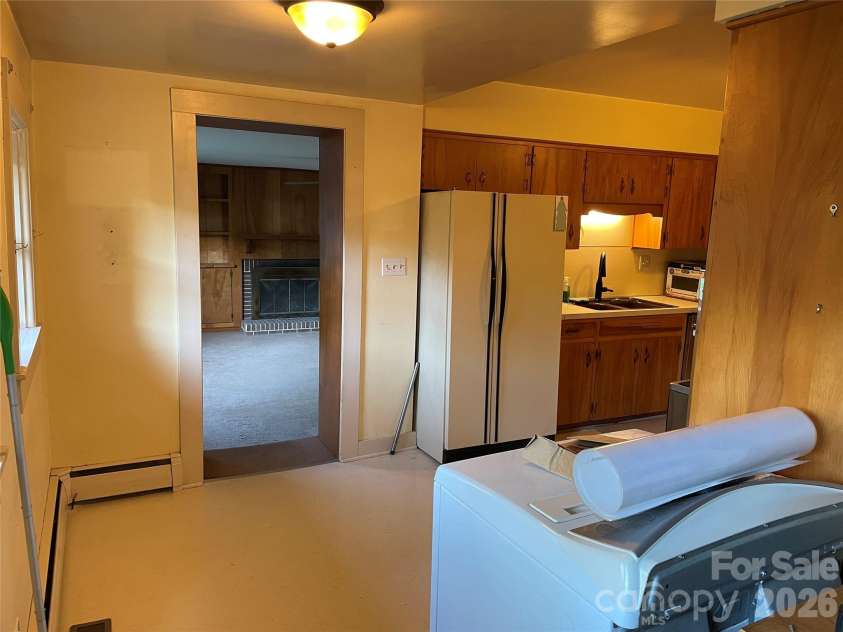 318 Academy Street, Canton, NC 28716.  MLS# CAR4404518, YatesRealty ID 913. 