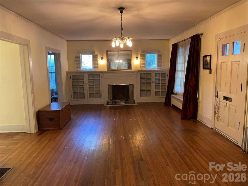 318 Academy Street, Canton, NC 28716.  MLS# CAR4404518, YatesRealty ID 913. 