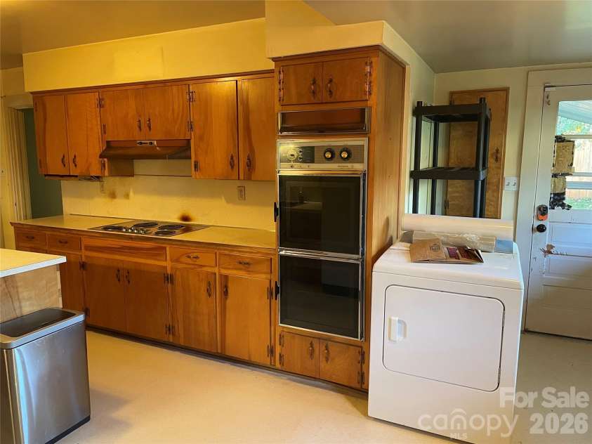318 Academy Street, Canton, NC 28716.  MLS# CAR4404518, YatesRealty ID 913. 