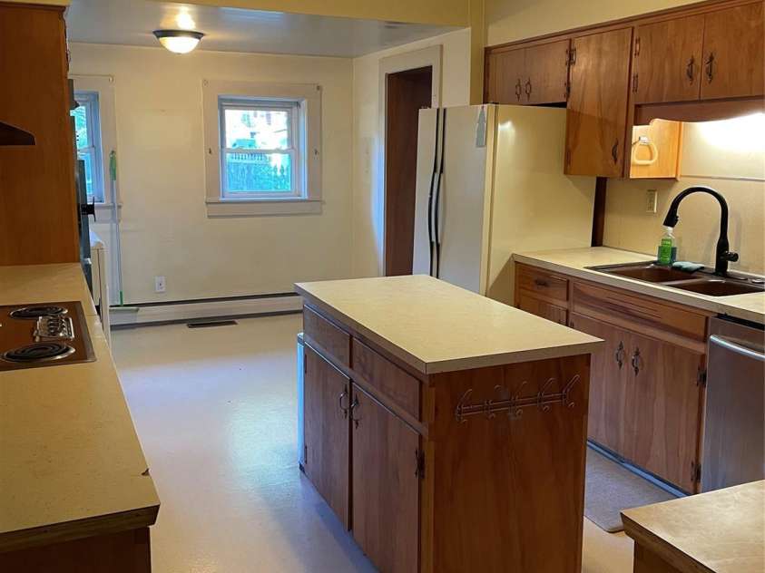 318 Academy Street, Canton, NC 28716.  MLS# CAR4404518, YatesRealty ID 913. 