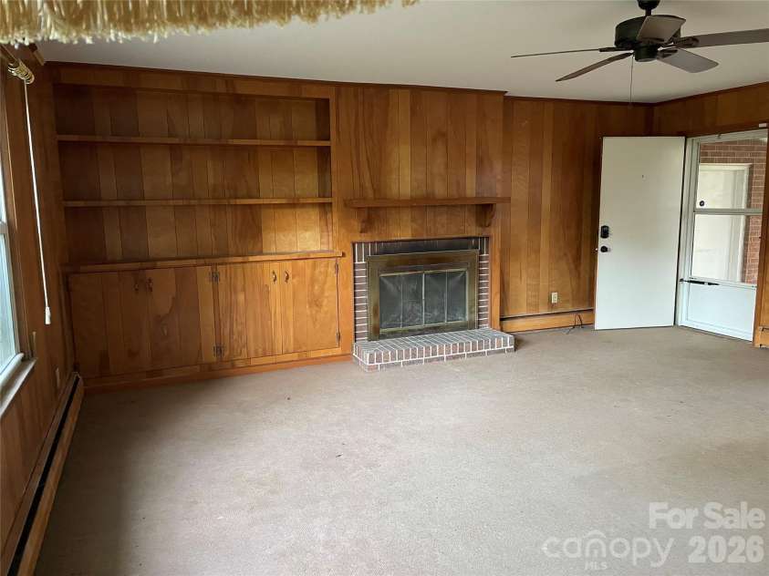 318 Academy Street, Canton, NC 28716.  MLS# CAR4404518, YatesRealty ID 913. 
