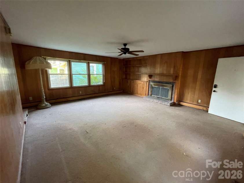 318 Academy Street, Canton, NC 28716.  MLS# CAR4404518, YatesRealty ID 913. 