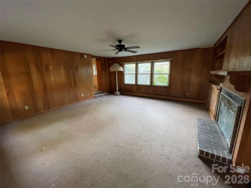 318 Academy Street, Canton, NC 28716.  MLS# CAR4404518, YatesRealty ID 913. 