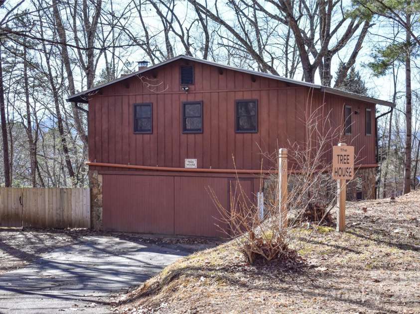 77 Nash Trail, Bryson City, NC 28713.  MLS# CAR4220215, YatesRealty ID 913. 