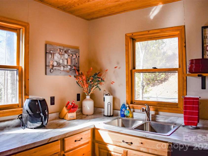 77 Nash Trail, Bryson City, NC 28713.  MLS# CAR4220215, YatesRealty ID 913. 