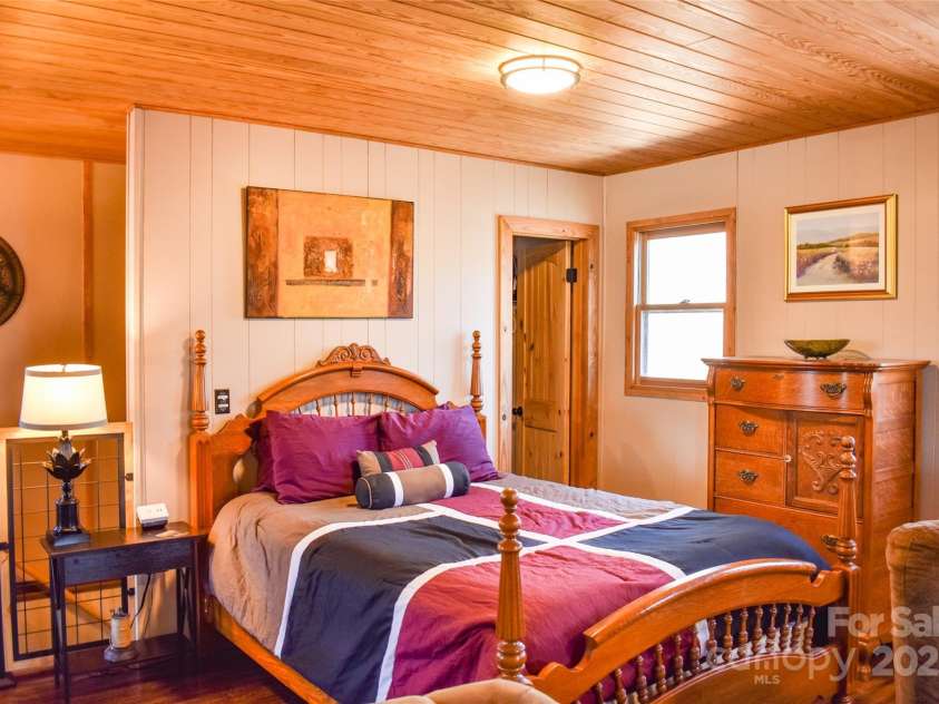 77 Nash Trail, Bryson City, NC 28713.  MLS# CAR4220215, YatesRealty ID 913. 