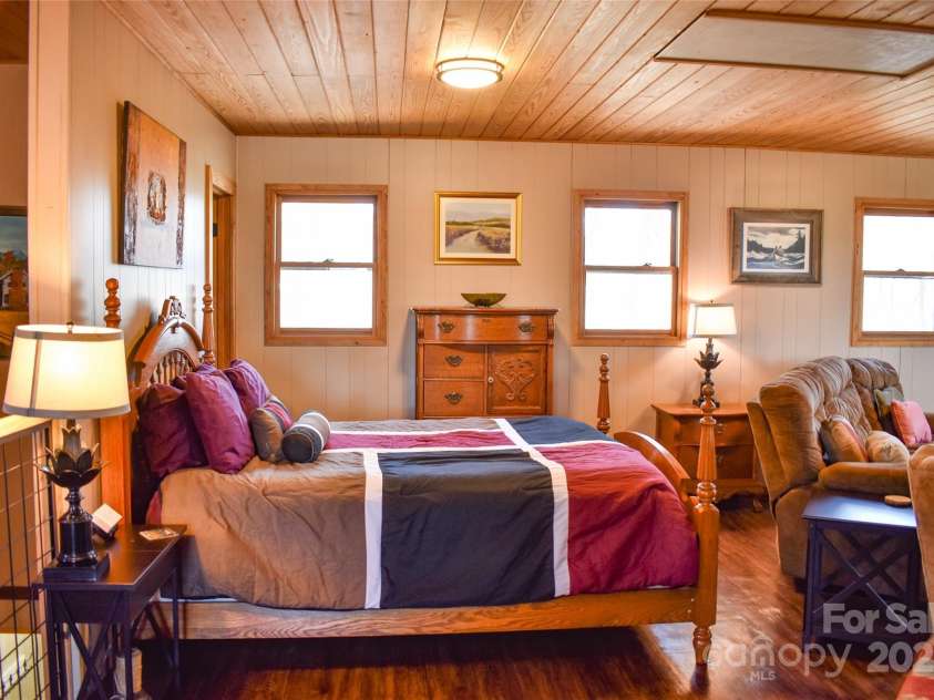 77 Nash Trail, Bryson City, NC 28713.  MLS# CAR4220215, YatesRealty ID 913. 