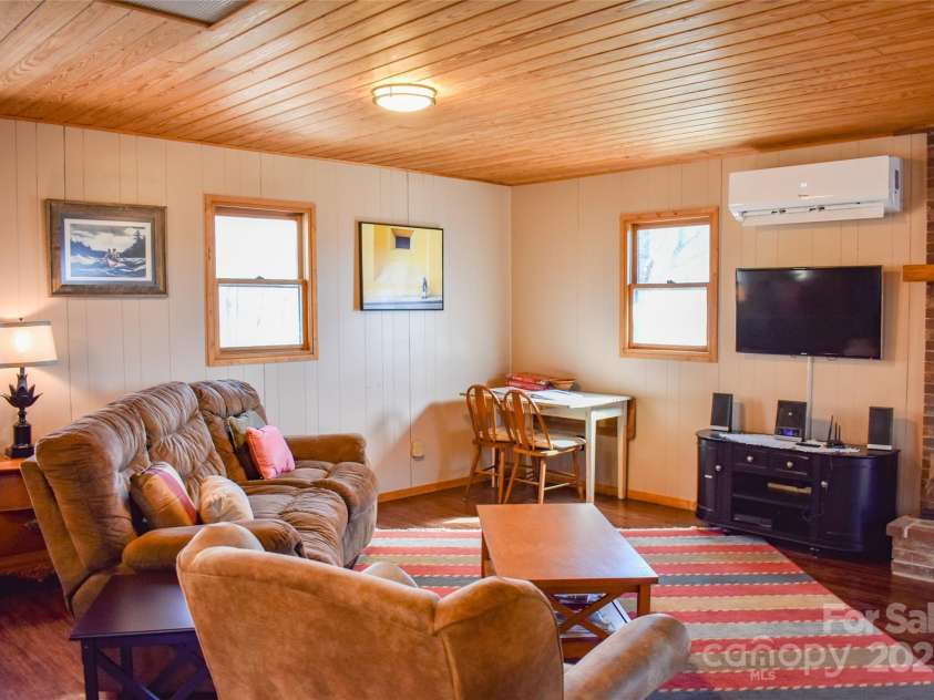 77 Nash Trail, Bryson City, NC 28713.  MLS# CAR4220215, YatesRealty ID 913. 