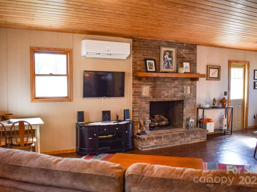 77 Nash Trail, Bryson City, NC 28713.  MLS# CAR4220215, YatesRealty ID 913. 