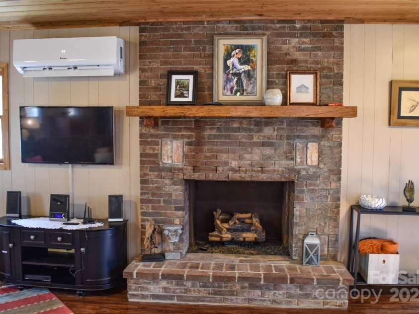 77 Nash Trail, Bryson City, NC 28713.  MLS# CAR4220215, YatesRealty ID 913. 