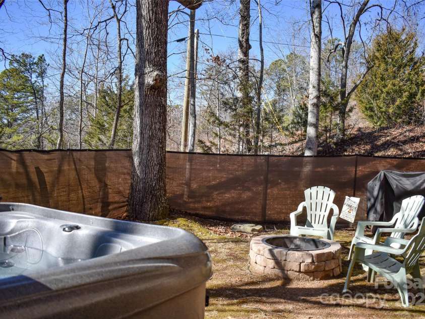 77 Nash Trail, Bryson City, NC 28713.  MLS# CAR4220215, YatesRealty ID 913. 