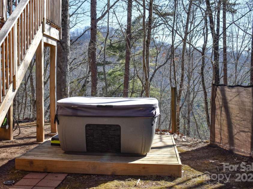 77 Nash Trail, Bryson City, NC 28713.  MLS# CAR4220215, YatesRealty ID 913. 