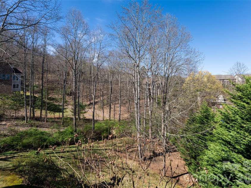 47 Timberwood Drive, Asheville, NC 28806.  MLS# CAR4360471, YatesRealty ID 9130. 