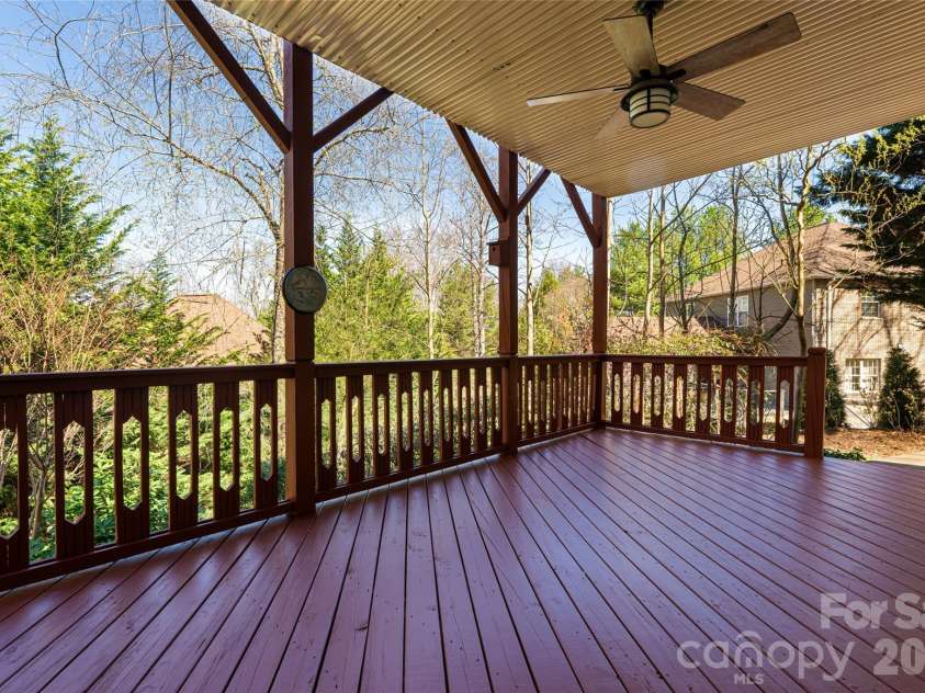 47 Timberwood Drive, Asheville, NC 28806.  MLS# CAR4360471, YatesRealty ID 9130. 