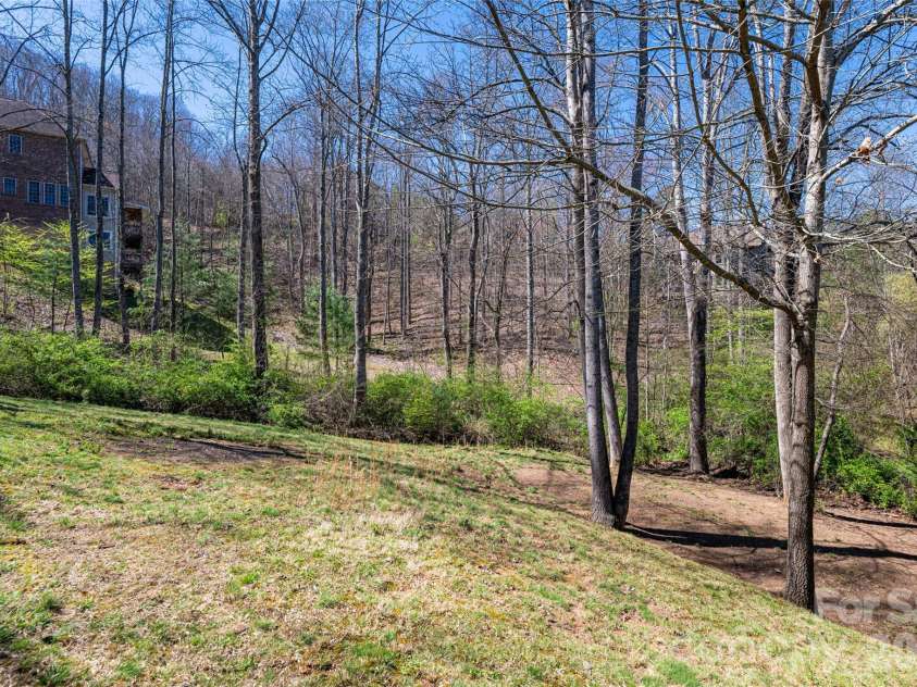47 Timberwood Drive, Asheville, NC 28806.  MLS# CAR4360471, YatesRealty ID 9130. 
