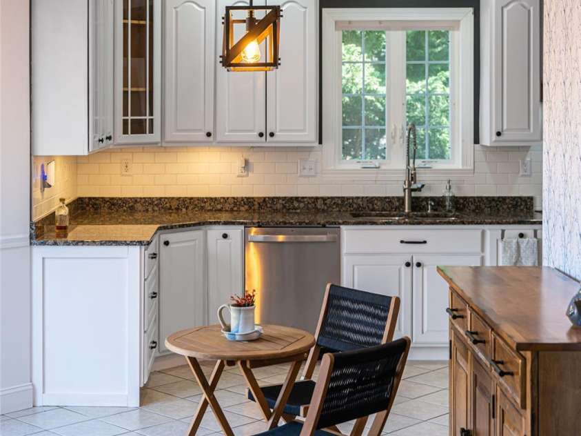 47 Timberwood Drive, Asheville, NC 28806.  MLS# CAR4360471, YatesRealty ID 9130. 