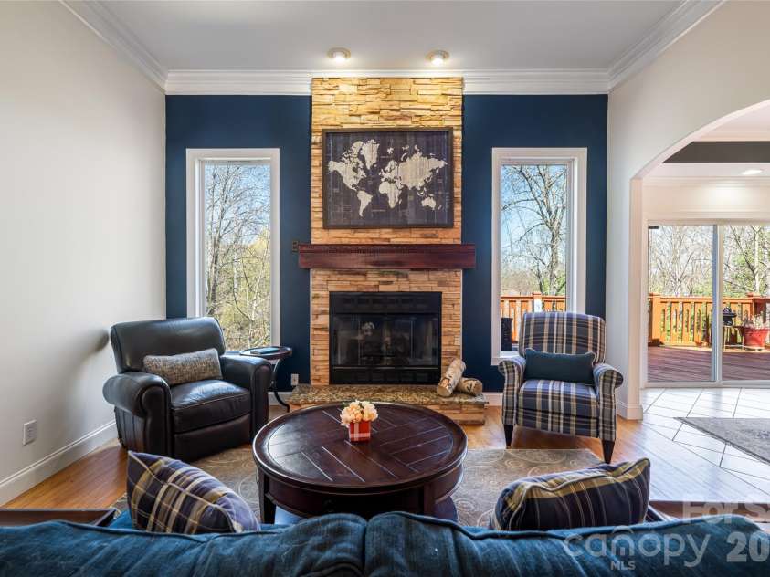 47 Timberwood Drive, Asheville, NC 28806.  MLS# CAR4360471, YatesRealty ID 9130. 