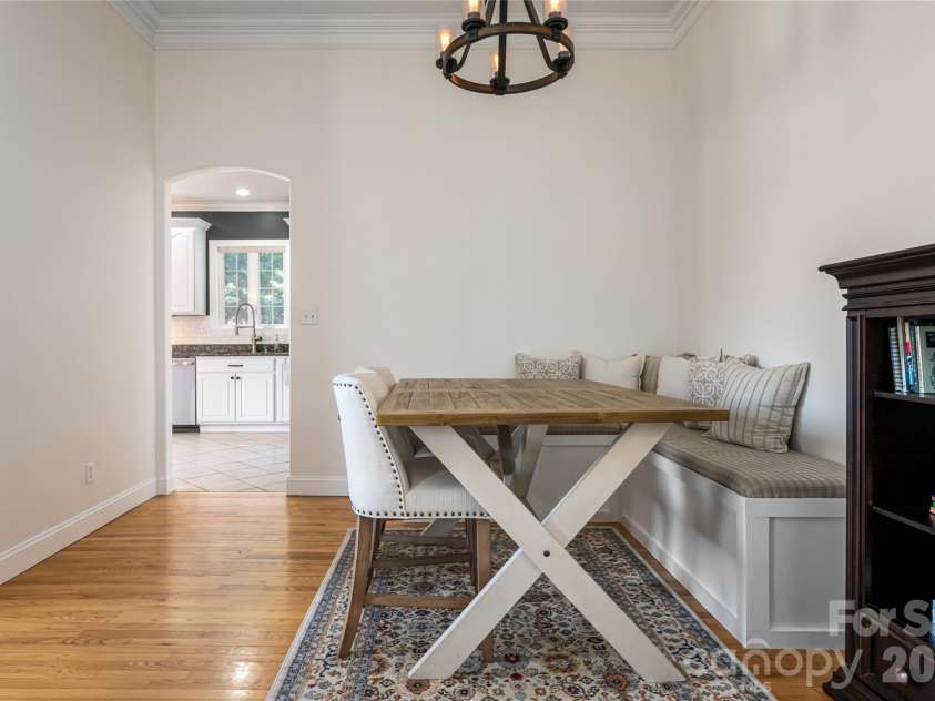 47 Timberwood Drive, Asheville, NC 28806.  MLS# CAR4360471, YatesRealty ID 9130. 