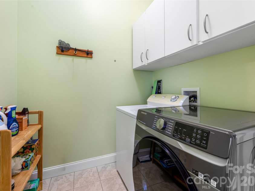 47 Timberwood Drive, Asheville, NC 28806.  MLS# CAR4360471, YatesRealty ID 9130. 
