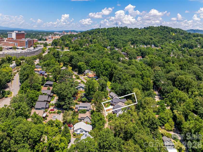 110 Unadilla Avenue, Asheville, NC 28803.  MLS# CAR4249602, YatesRealty ID 9132. 