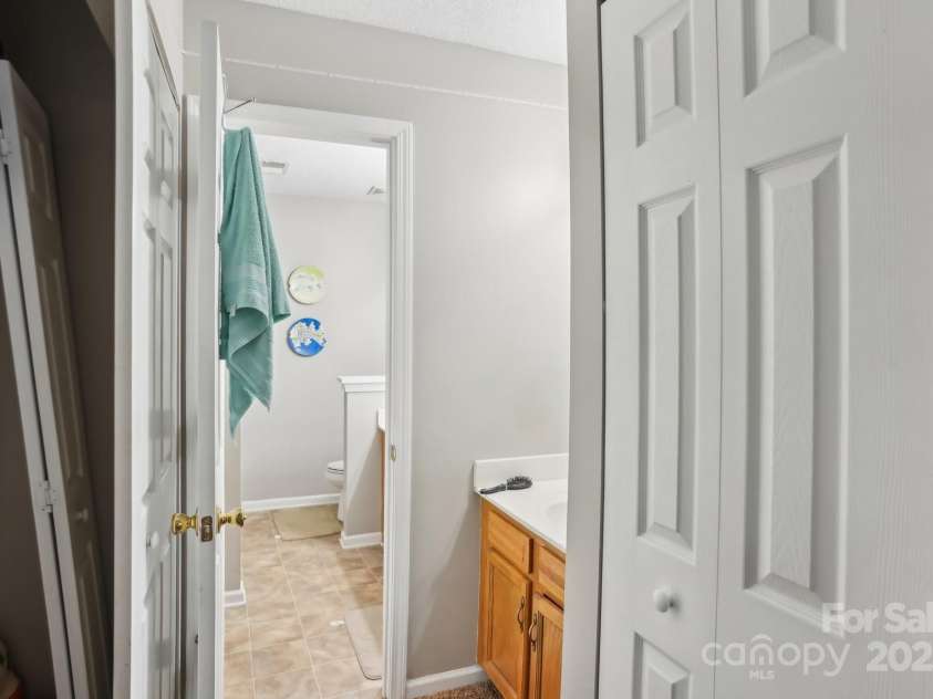 9160 Exbury Court, Charlotte, NC 28269.  MLS# CAR4221179, YatesRealty ID 9132. 