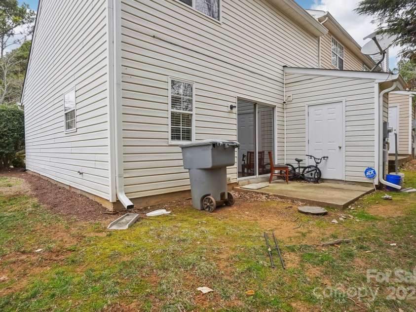 9160 Exbury Court, Charlotte, NC 28269.  MLS# CAR4221179, YatesRealty ID 9132. 
